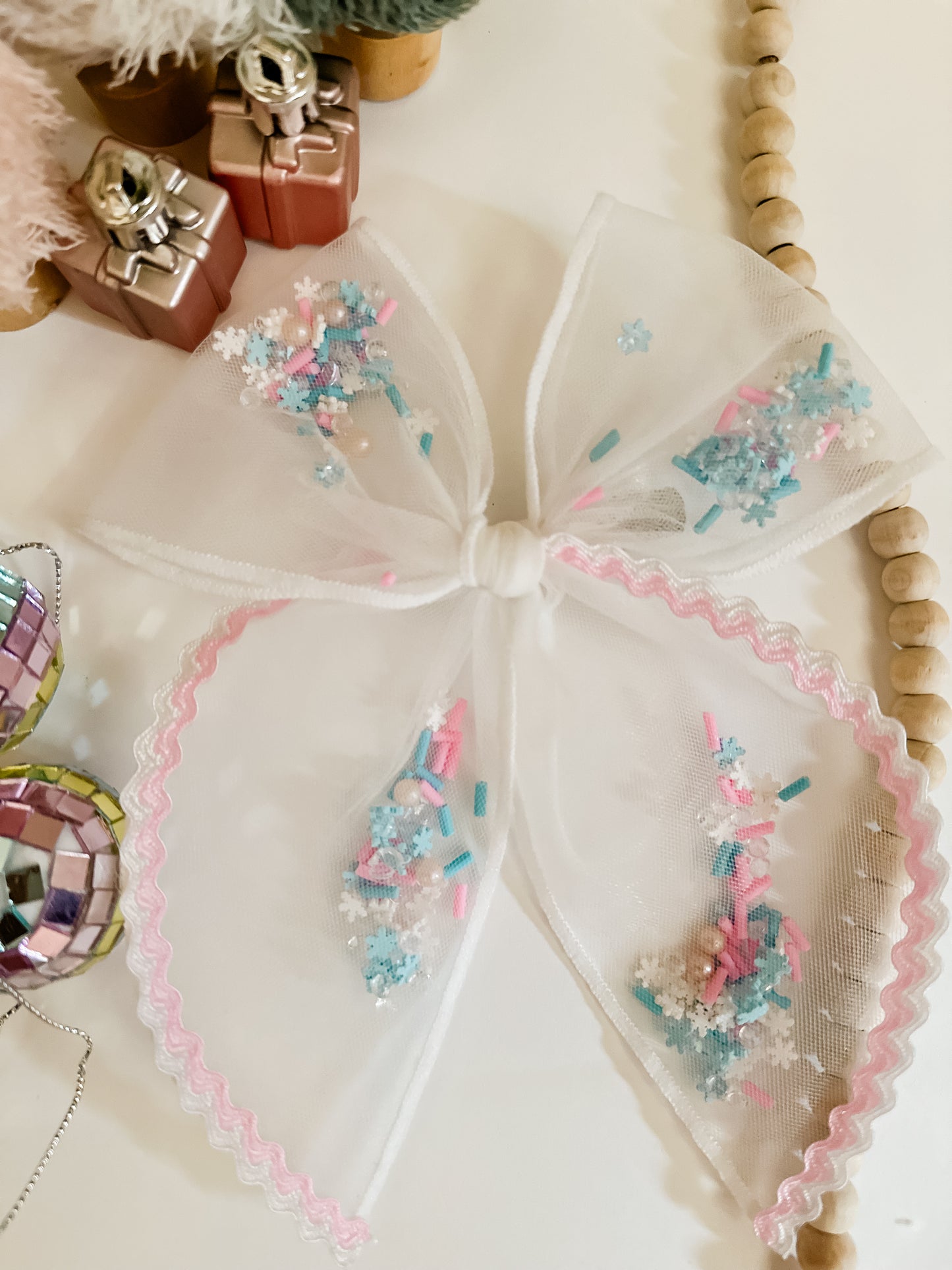 A Pink Winter Shaker Bow