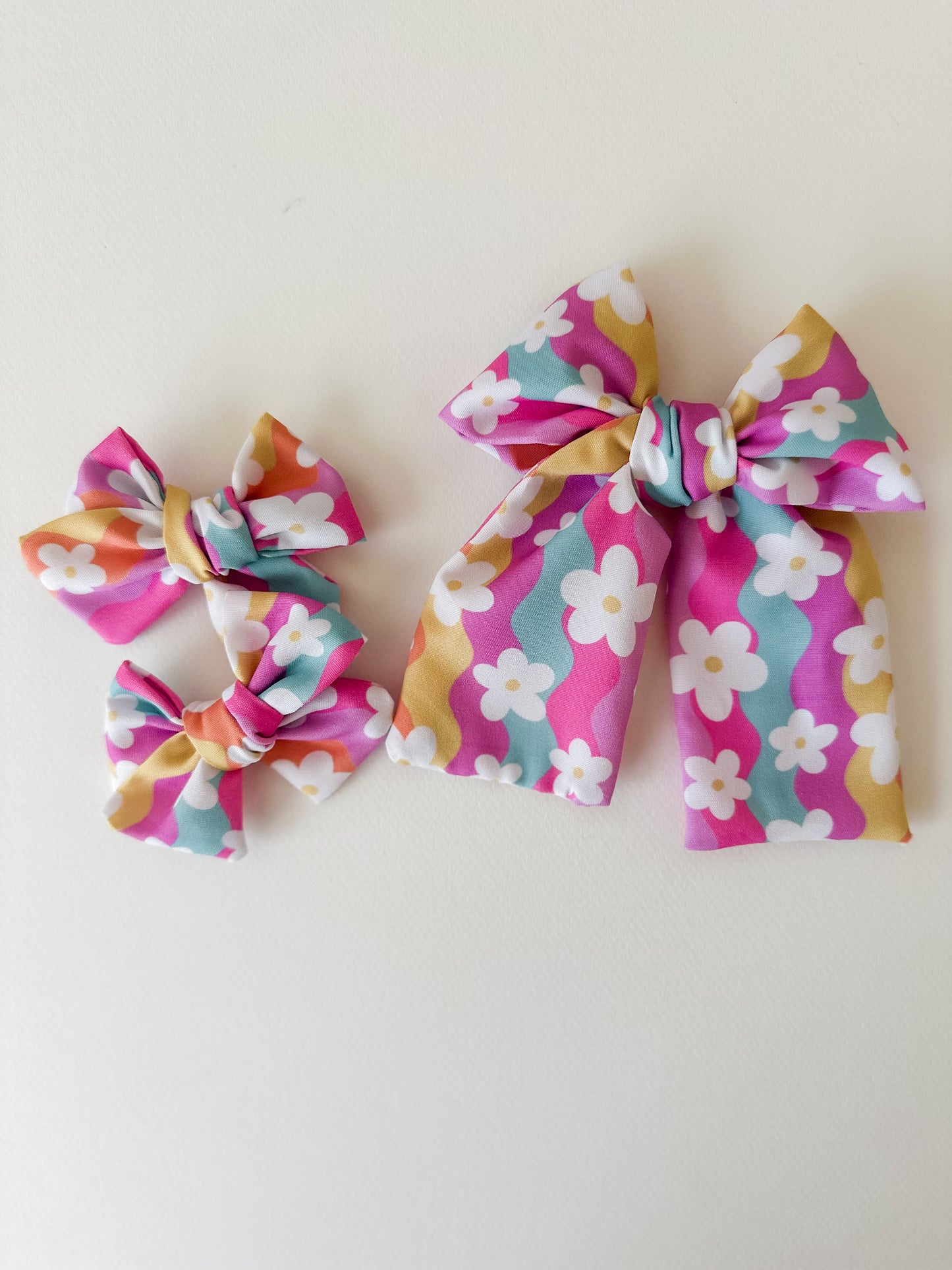 Summer Groovy Bow