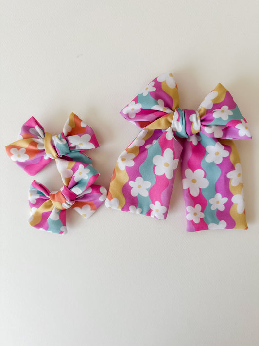 Summer Groovy Bow