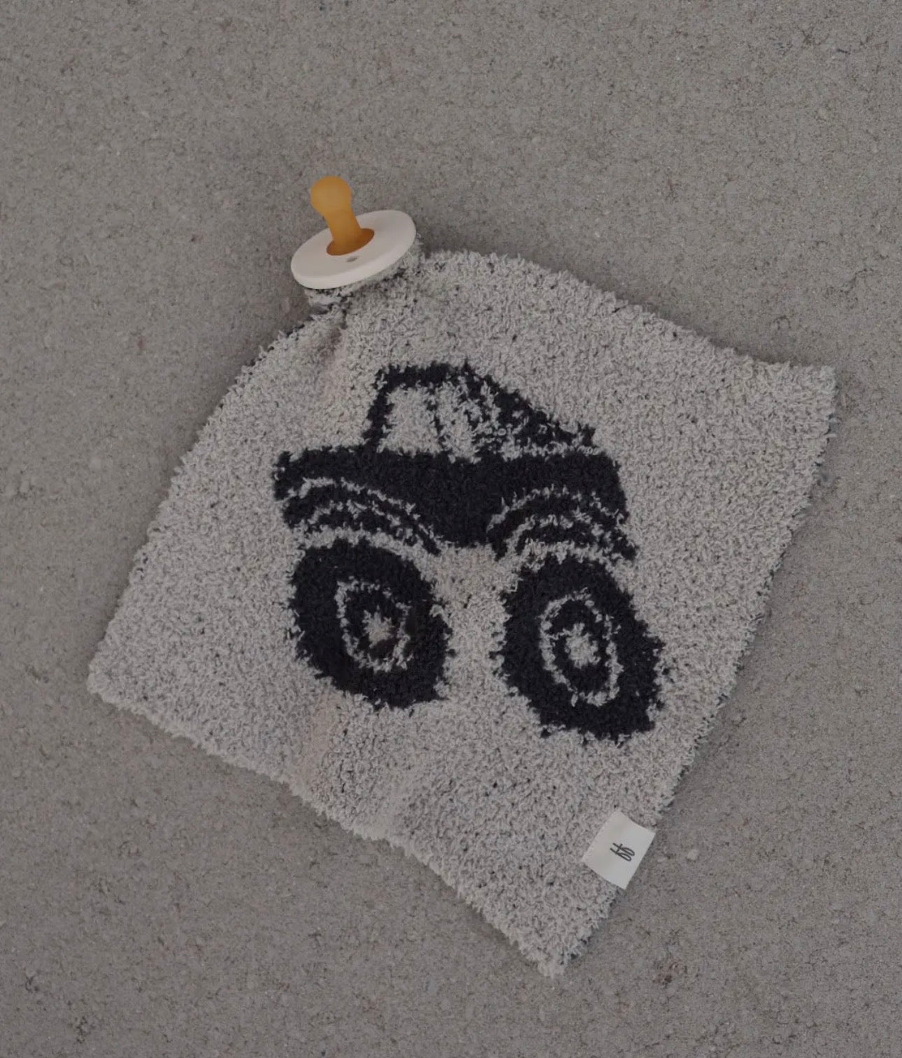 Lovey - Monster Truck