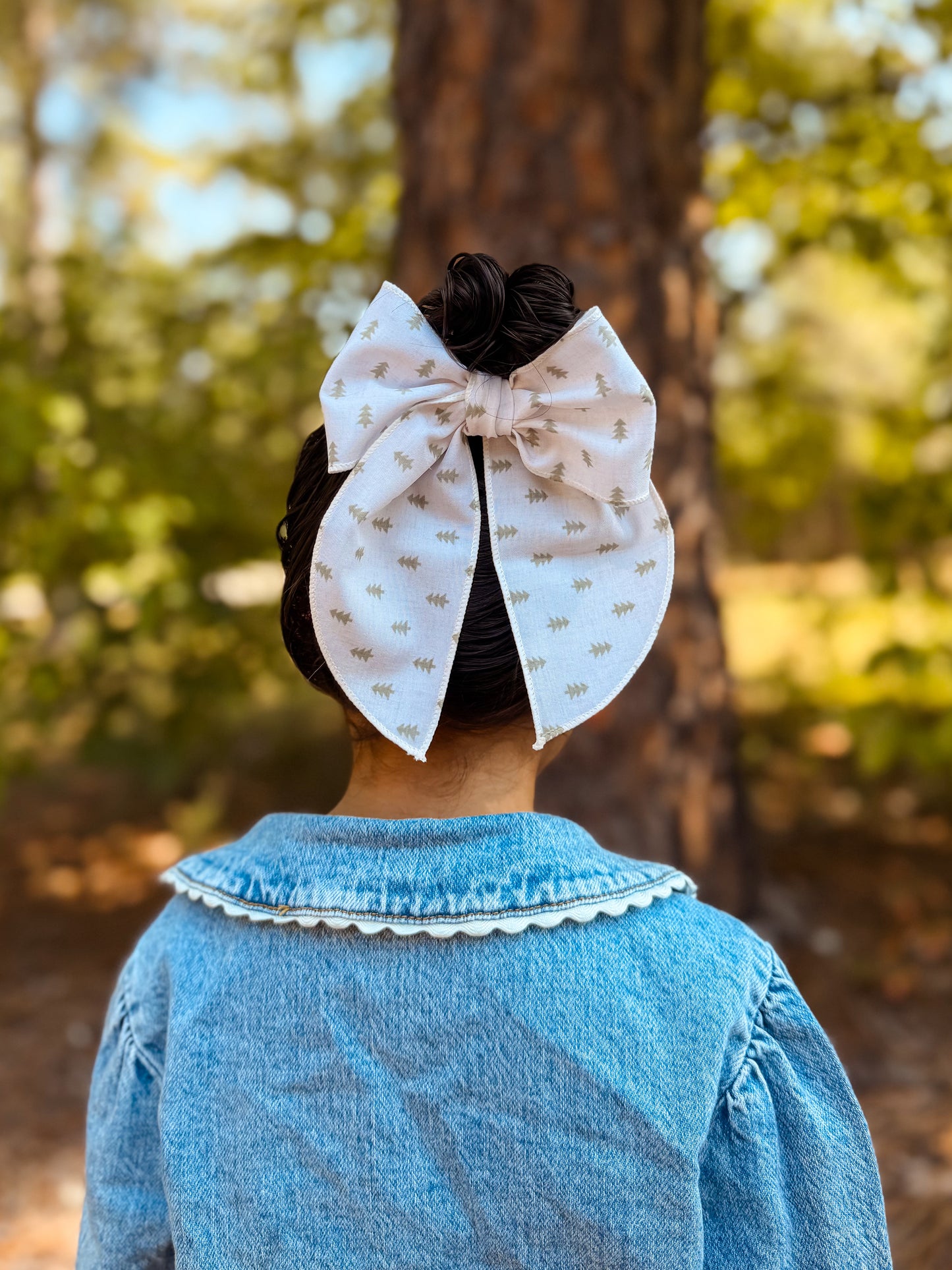 The Littles Pines Fable Bow
