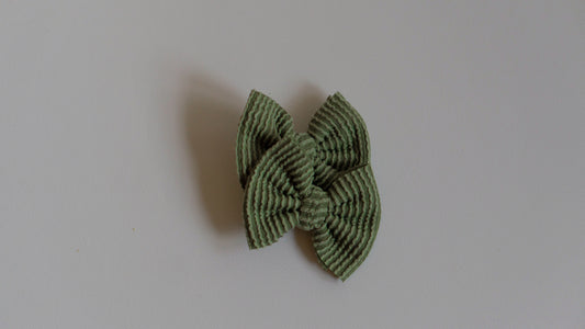 Pistachio Bows