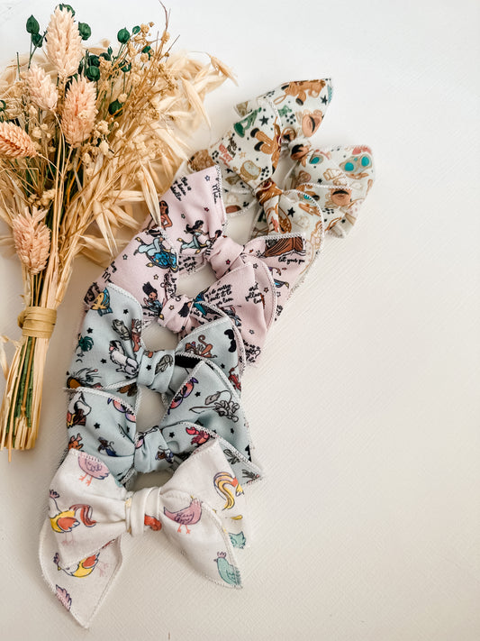 PETITE BOWS