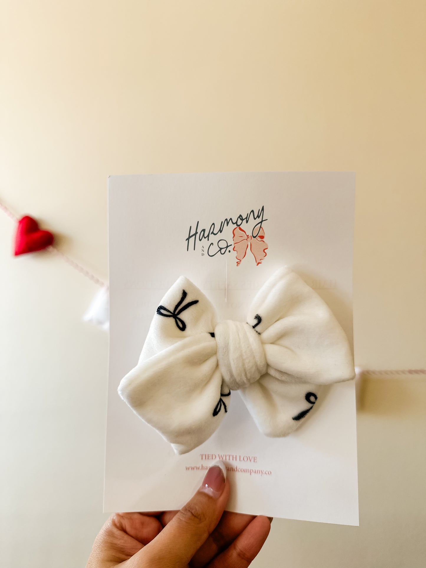 Black Dainty Bows Pinwheel Bow